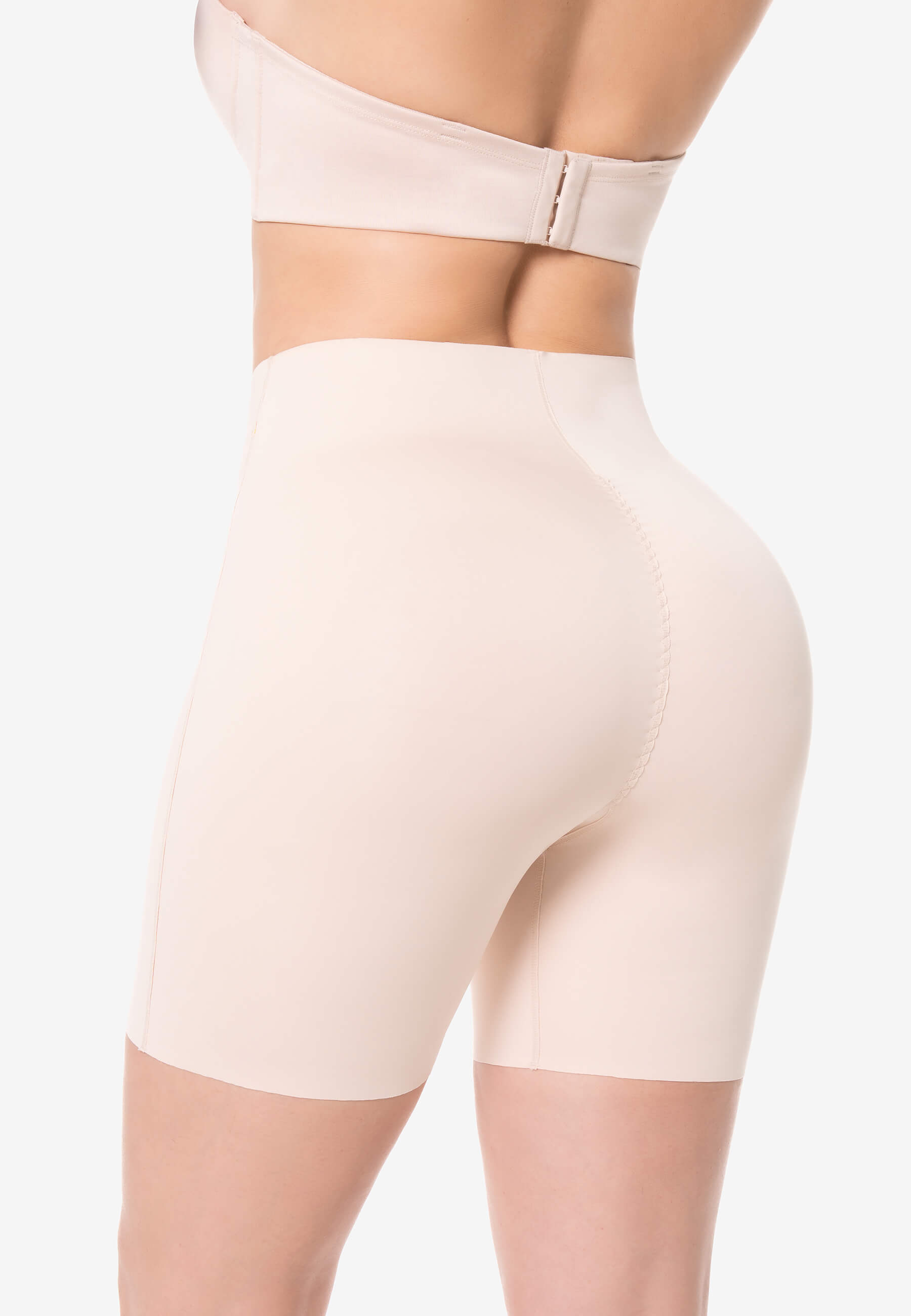 Curvia Short Julia invisible a la cintura media pierna Beige